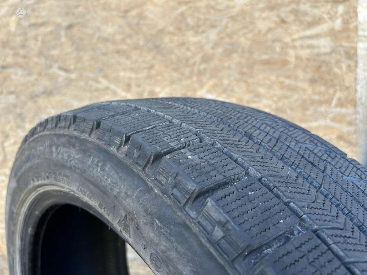 Bridgestone Blizzak VRX, зимние 235/45 R18