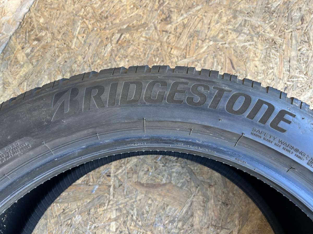 Bridgestone Blizzak LM 005, winter 285/45 R21