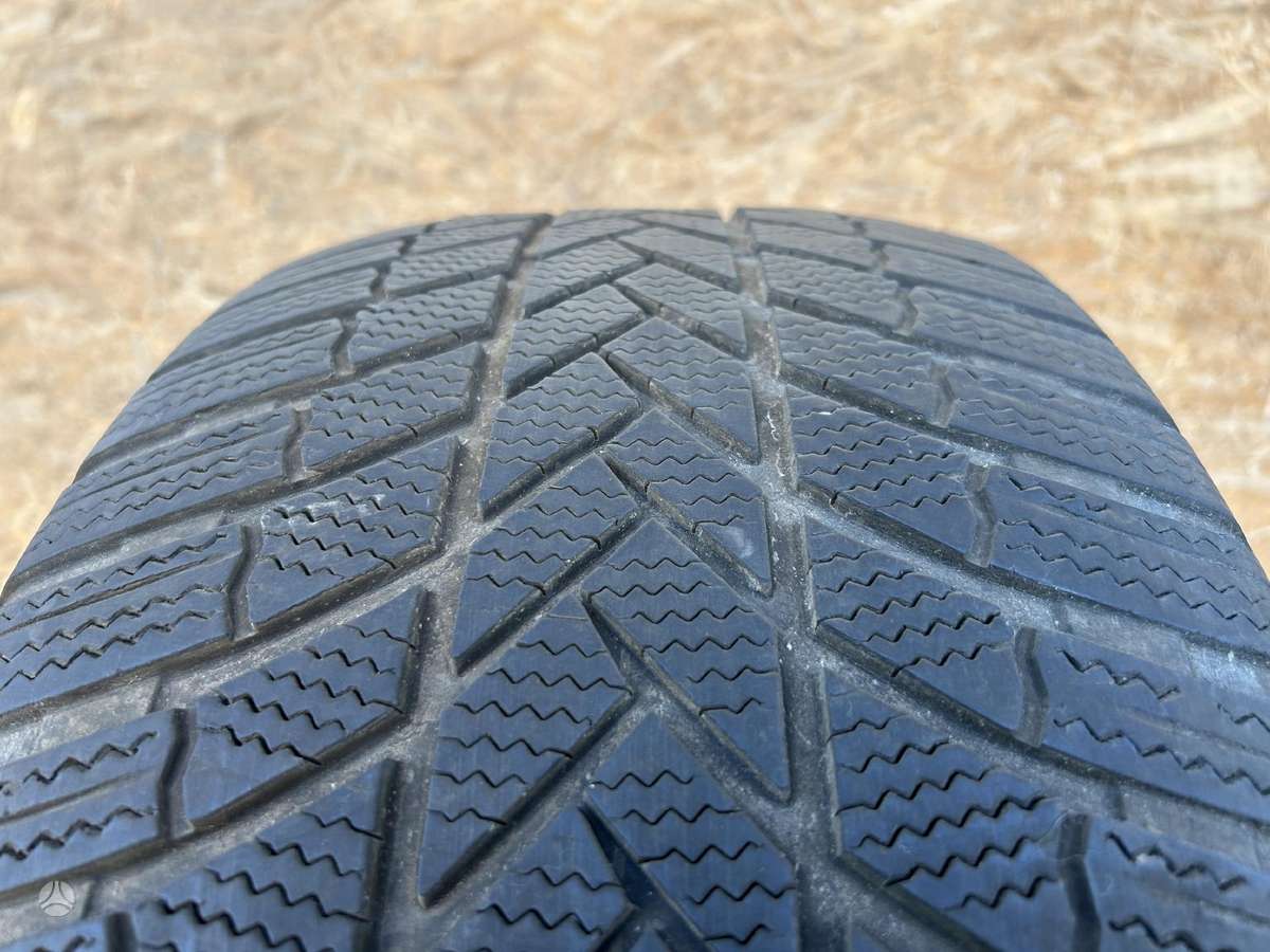 Bridgestone Blizzak LM 005, winter 285/45 R21