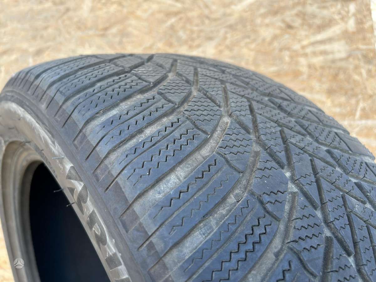 Bridgestone Blizzak LM 005, winter 285/45 R21