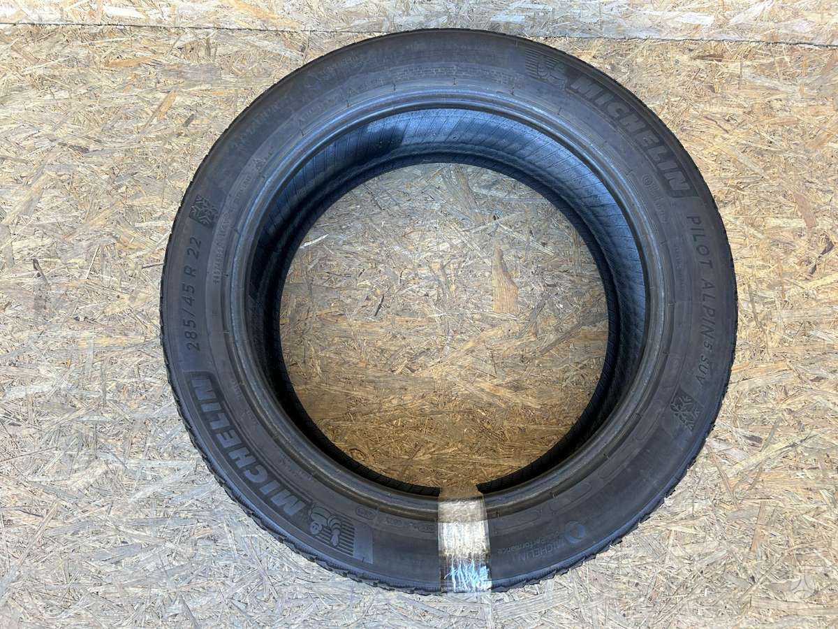 Michelin Pilot Alpin 5 SUV, winter 285/45 R22
