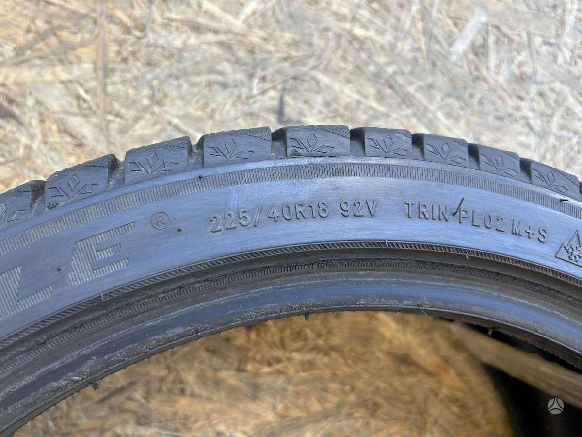 Triangle SnowLink TWT02, зимние 225/40 R18