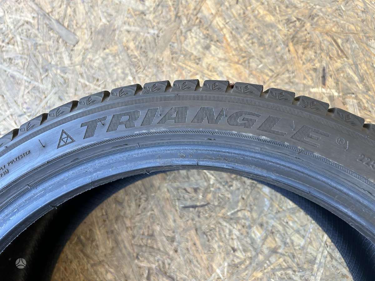 Triangle SnowLink TWT02, winter 225/40 R18