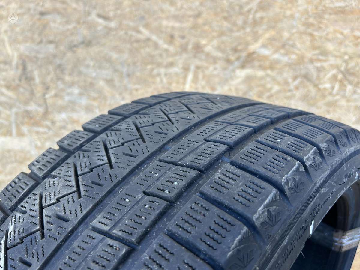 Triangle SnowLink TWT02, winter 225/40 R18