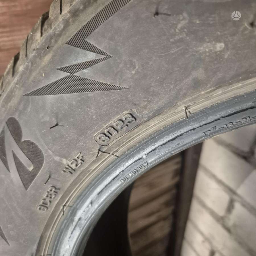 Bridgestone Blizzak LM005, зимние 215/60 R17