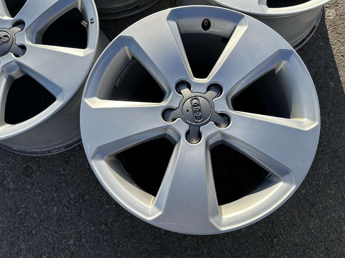 Audi A3 originalūs, легкосплавные , R17
