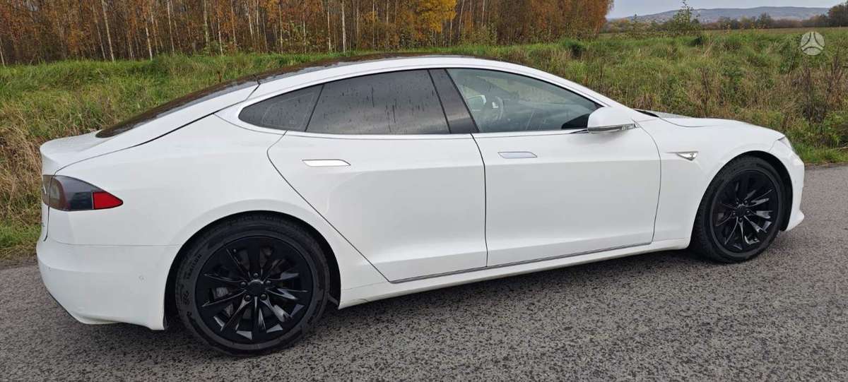 Tesla Model S, 90 kWh, hatchback