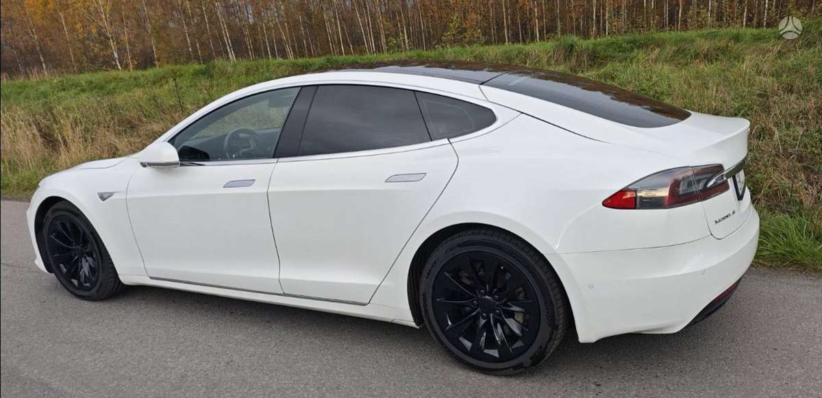 Tesla Model S, 90 kWh, hatchback