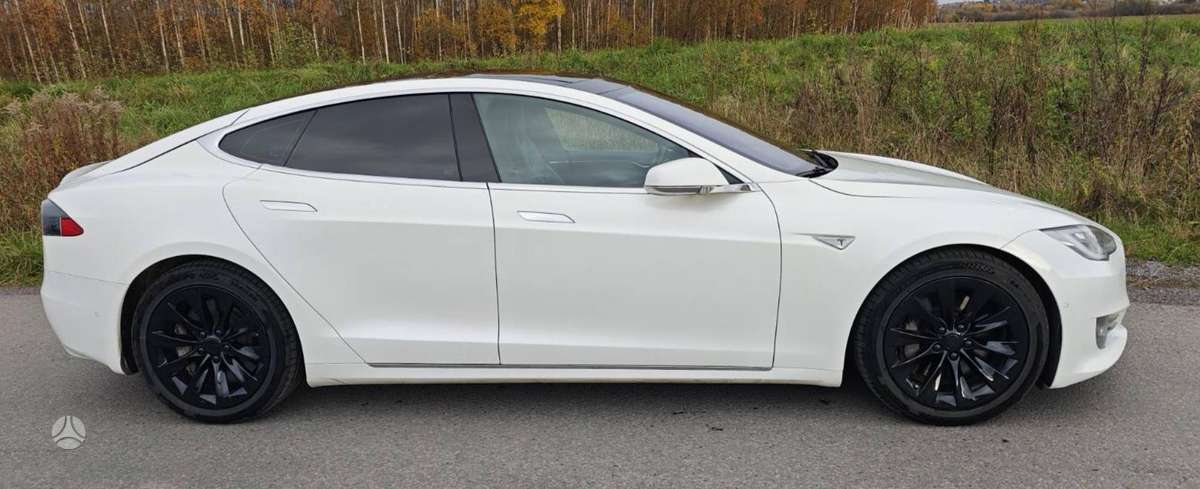 Tesla Model S, 90 kWh, hatchback