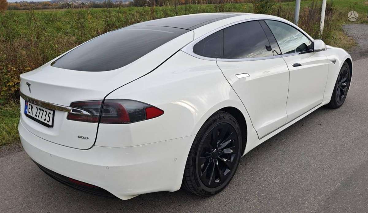 Tesla Model S, 90 kWh, hatchback