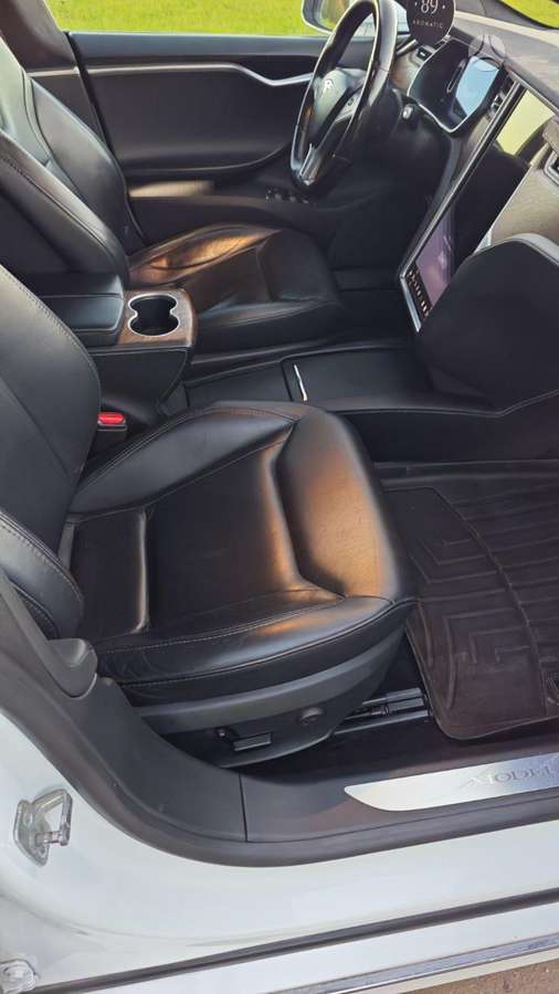Tesla Model S, 90 kWh, hatchback