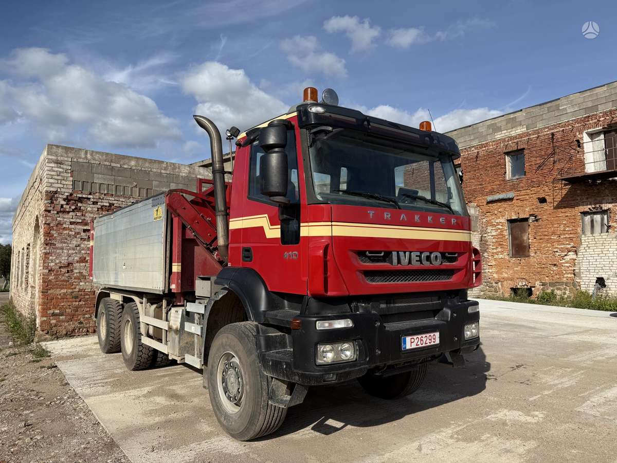 Iveco Trakker, dumpers / tippers