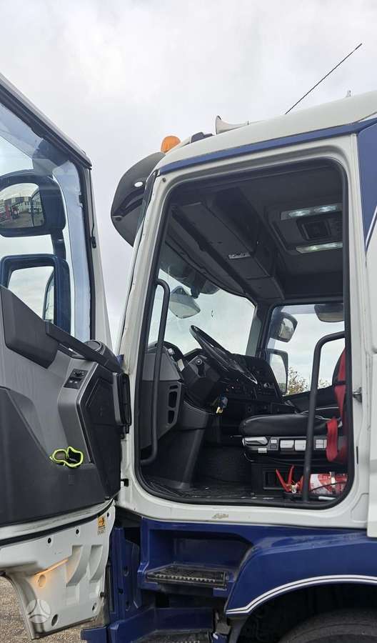 Renault T520+Maxilohr, auto transporters