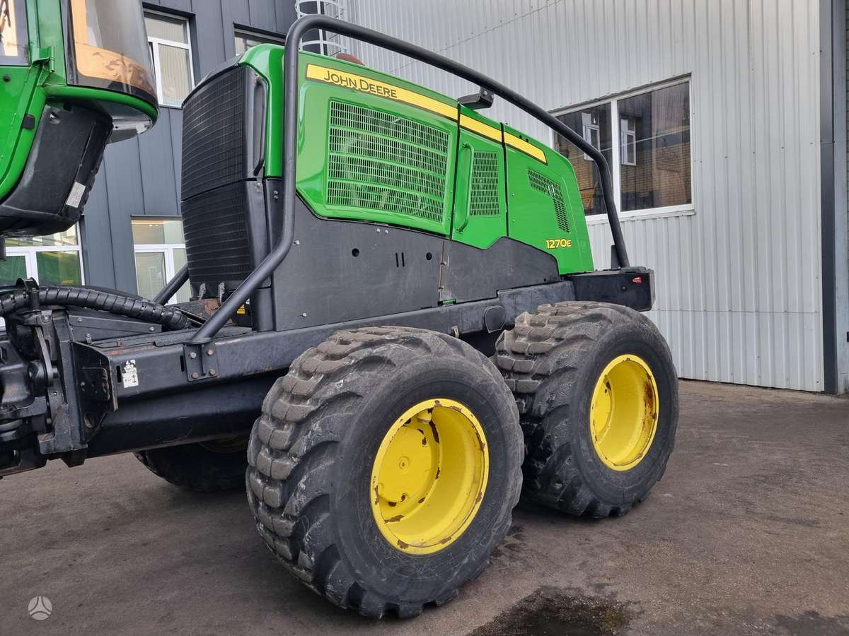 John Deere 1270E, harvesteri