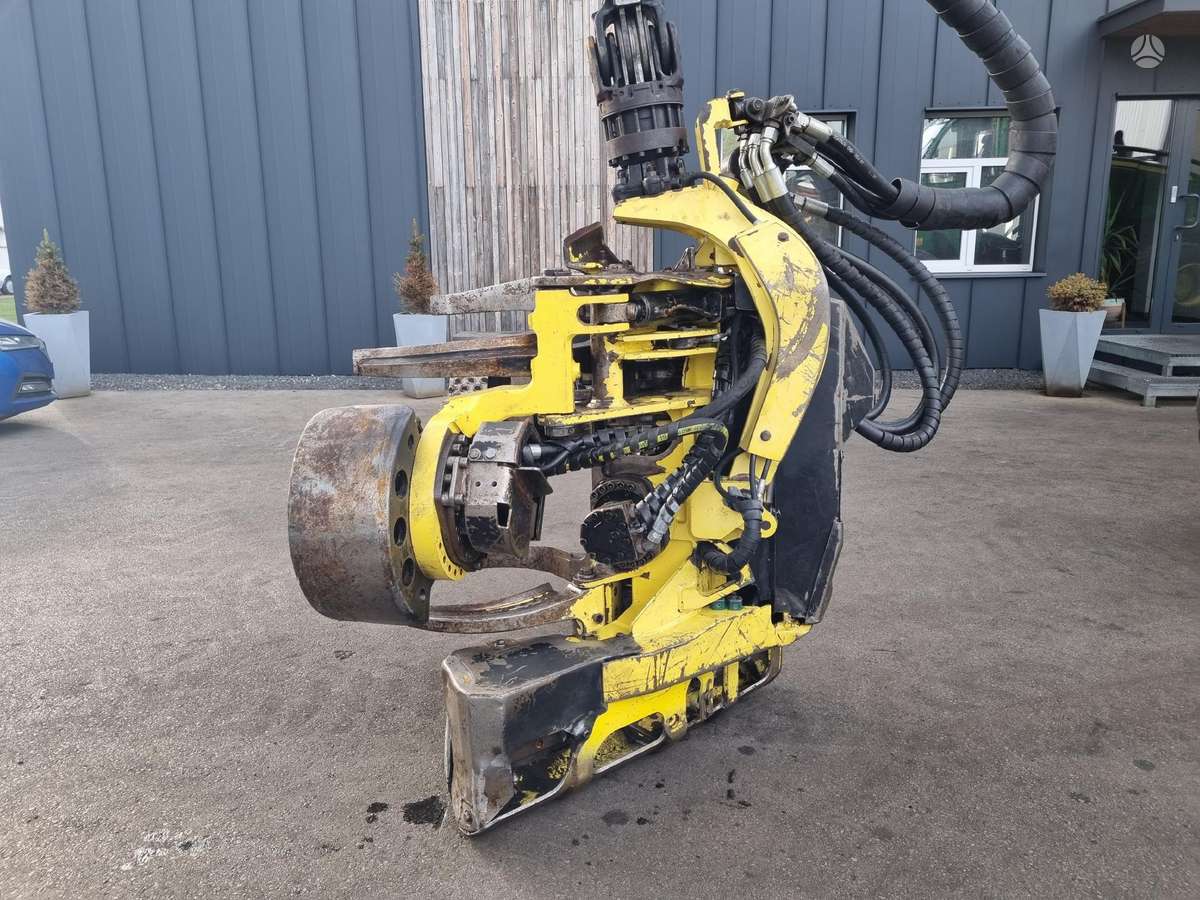 John Deere 1270E, medkirtės