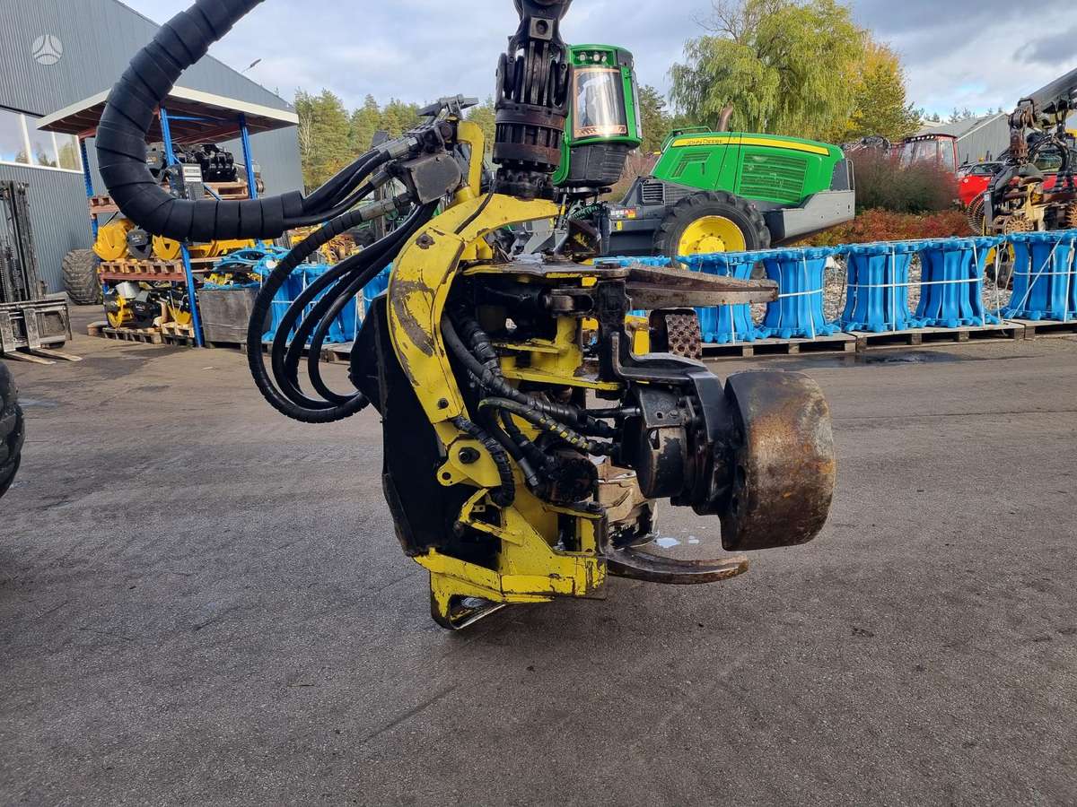 John Deere 1270E, medkirtės