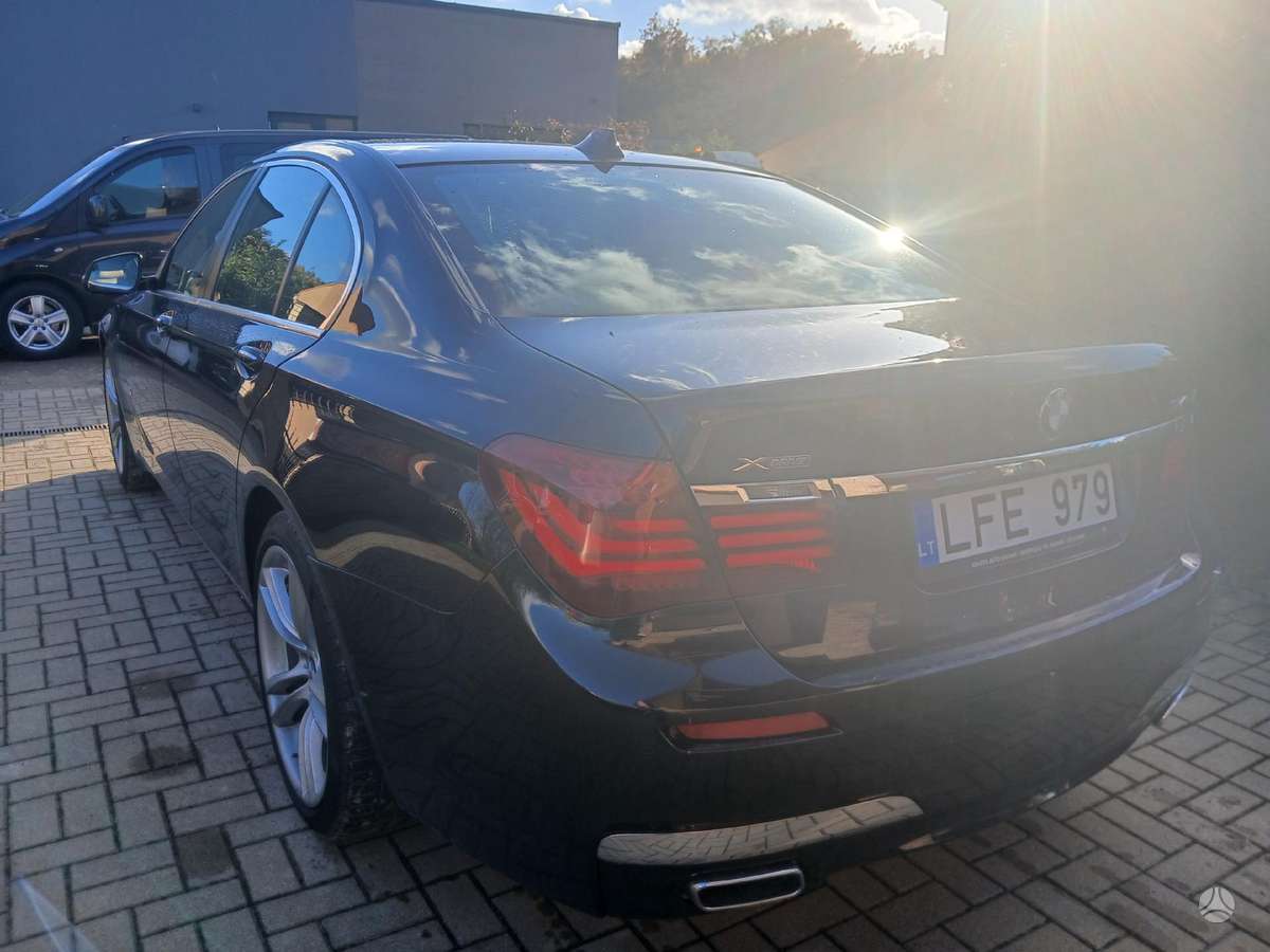 BMW 740, 3.0 l., Седан