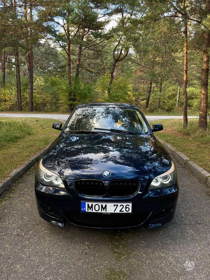 BMW 520, 2.0 l., Седан
