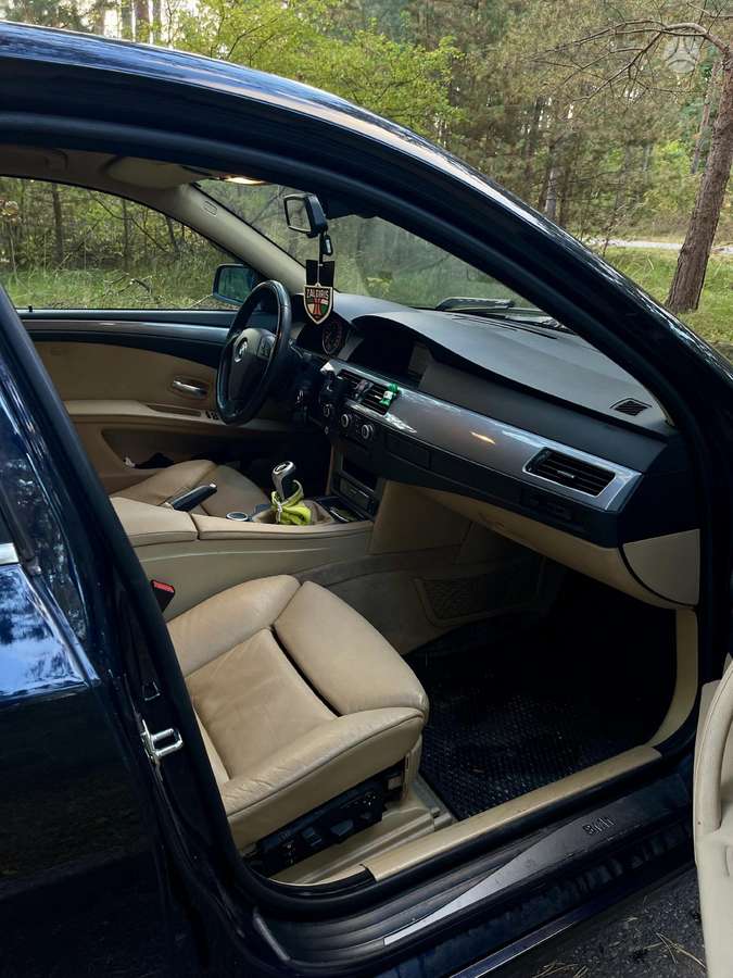 BMW 520, 2.0 l., Седан