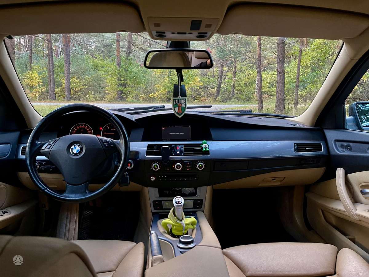 BMW 520, 2.0 l., Седан