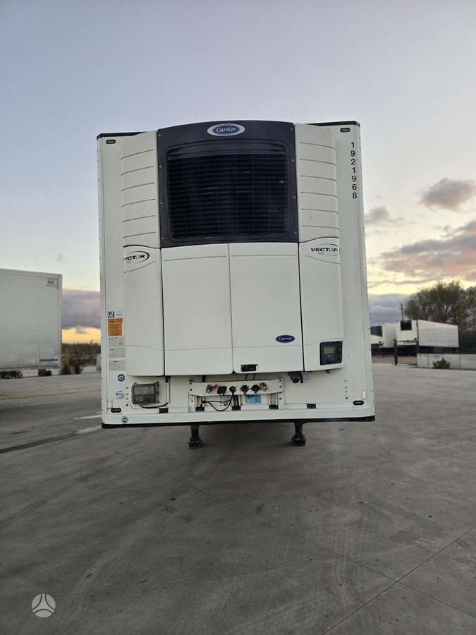 Schmitz SKO24 Carrier Vector 1550, refrigerated