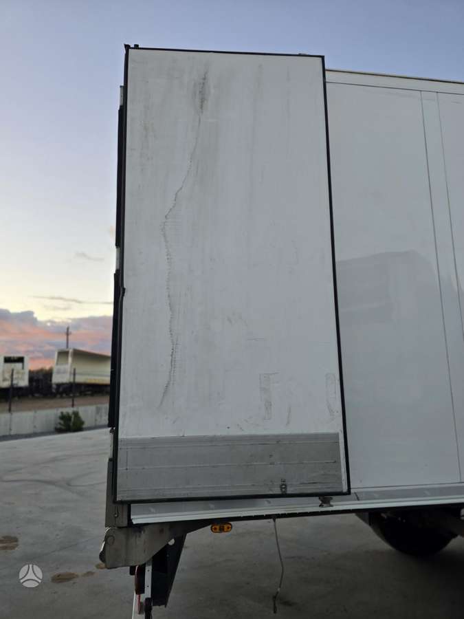Schmitz SKO24 Carrier Vector 1550, refrigerated