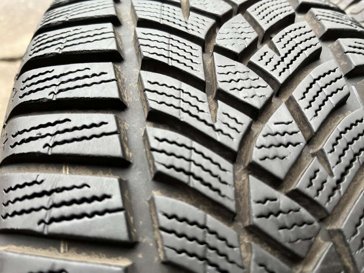 Goodyear UG Performance+, winter 215/55 R17