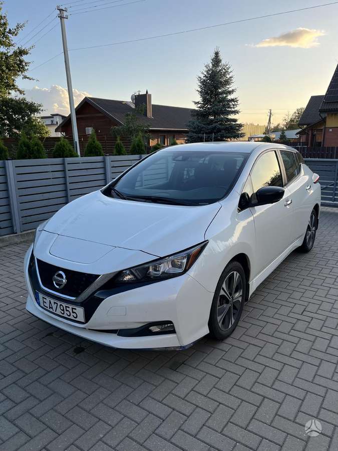 Nissan Leaf, 62 kWh, hatchback