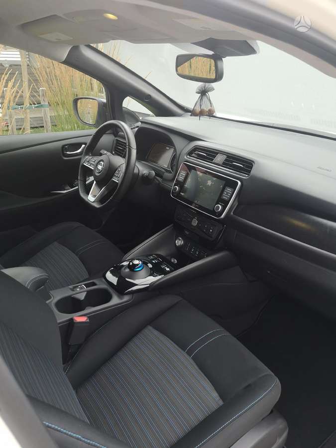 Nissan Leaf, 62 kWh, hatchback