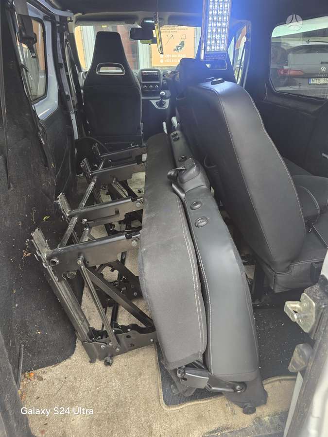 Renault TRAFIC, passenger vans