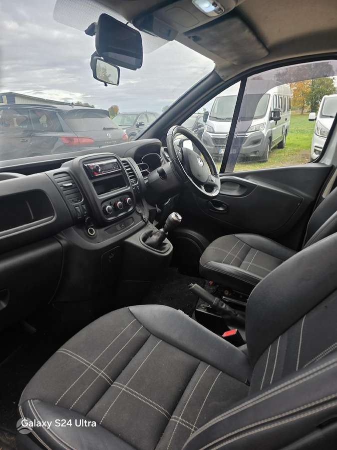 Renault TRAFIC, passenger vans