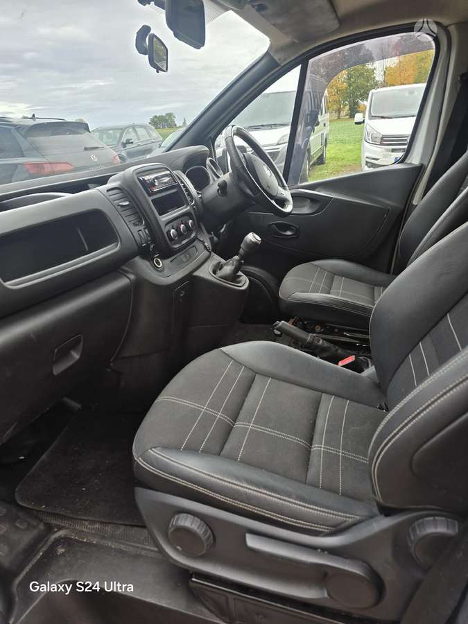 Renault TRAFIC, passenger vans