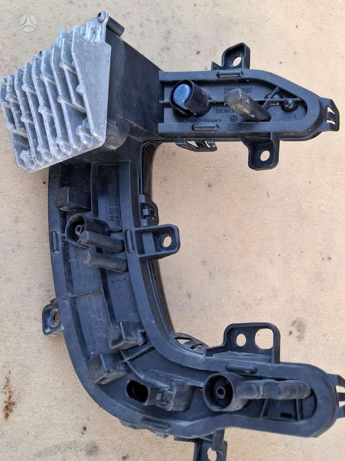 Volkswagen Up, 12e941056e, фары