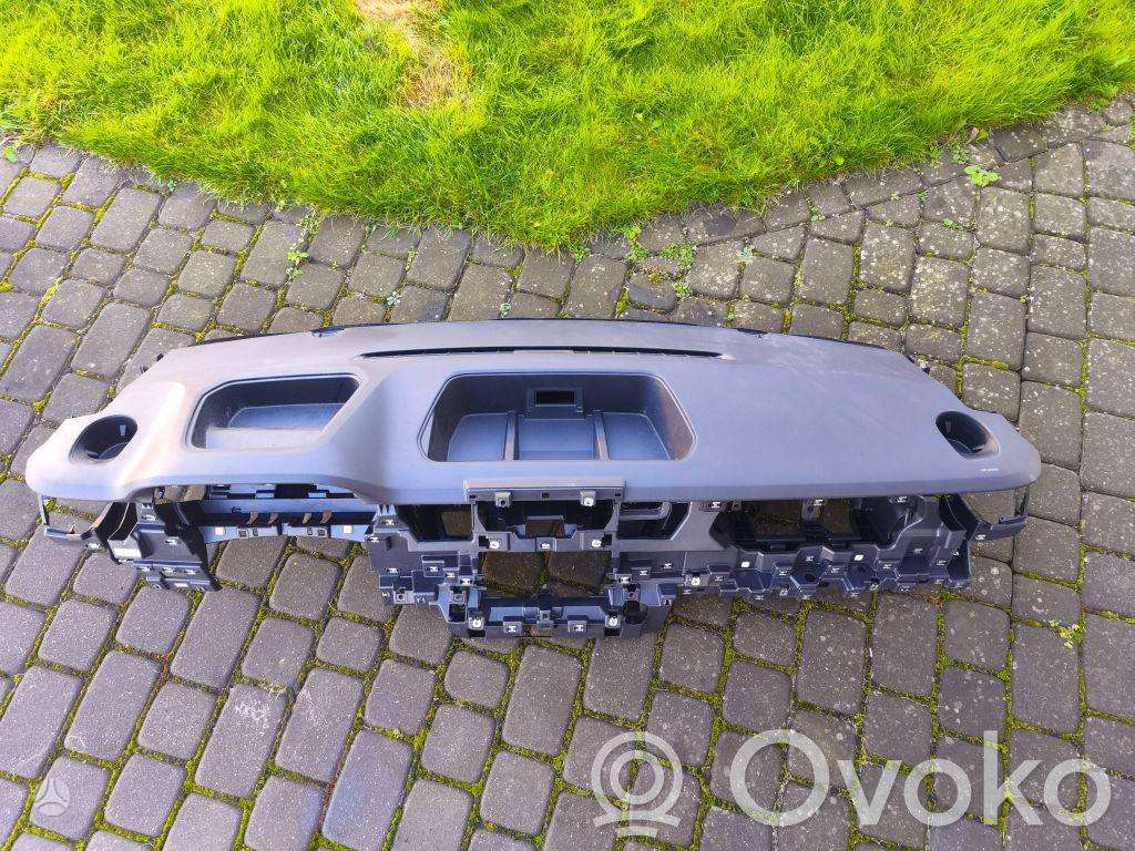 Renault Trafic virsbūves detaļas