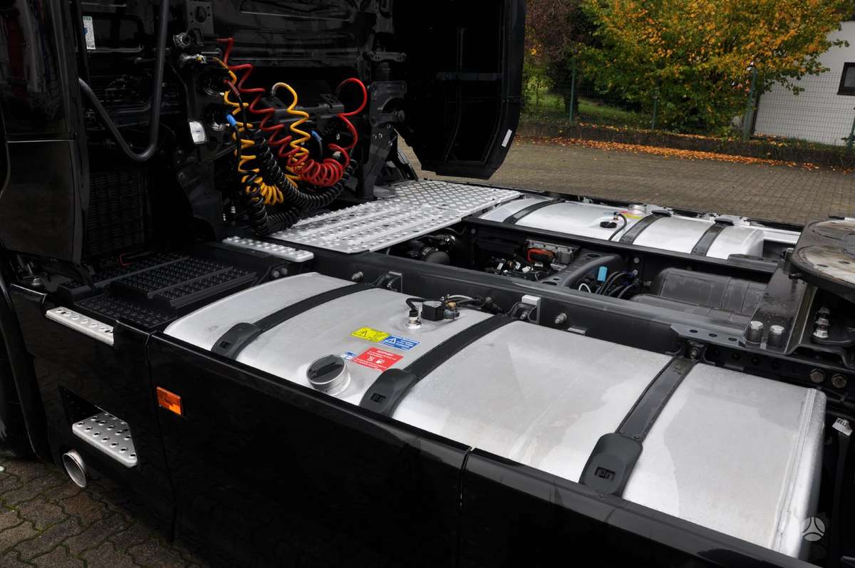 Scania R 500, double sleeper