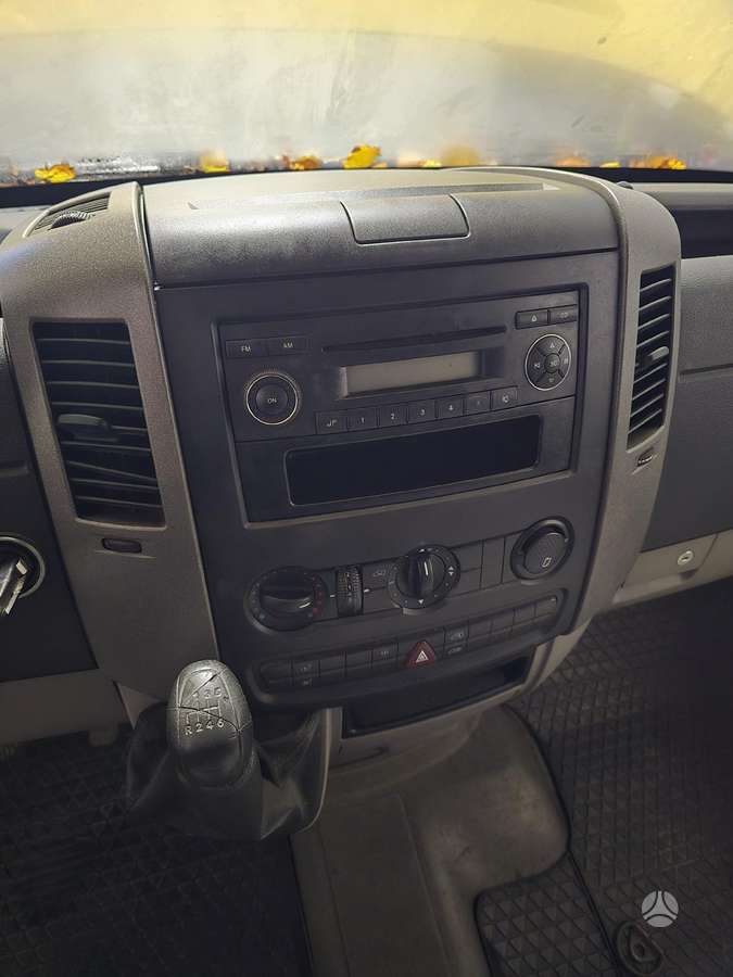Volkswagen Crafter, preču
