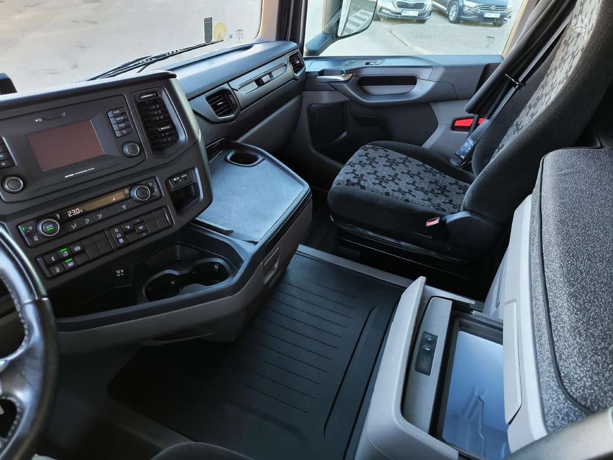 Scania R460    SUPER, double sleeper