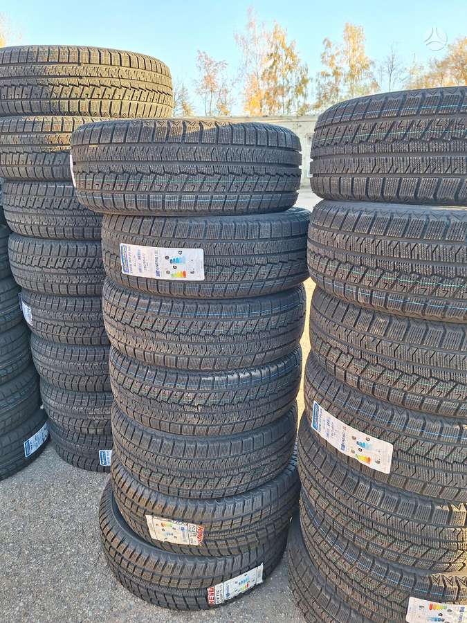 Maxtrek, winter 215/55 R17