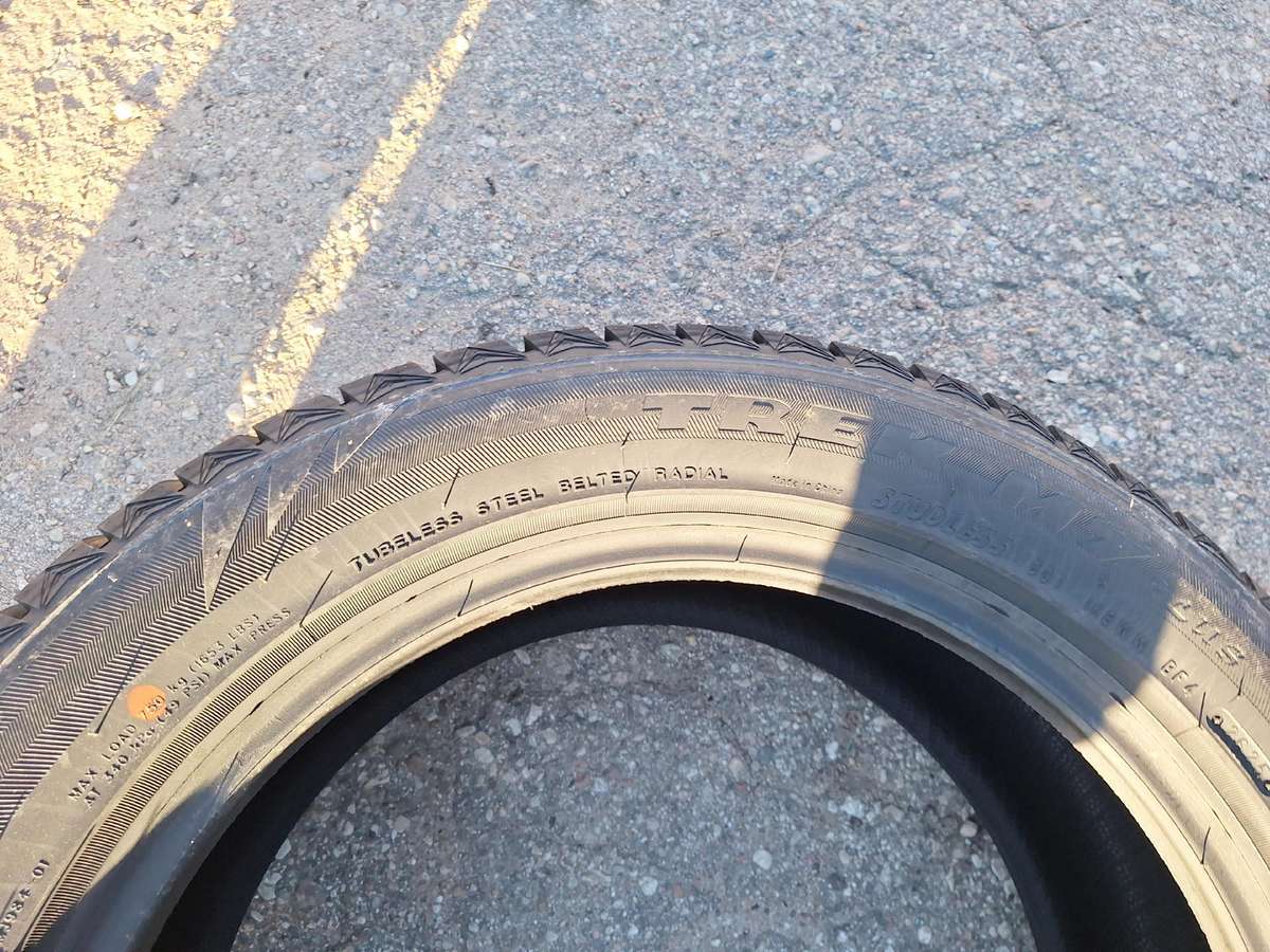 Maxtrek, winter 215/55 R17