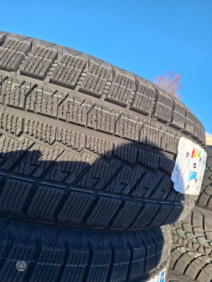 Maxtrek, winter 235/60 R18