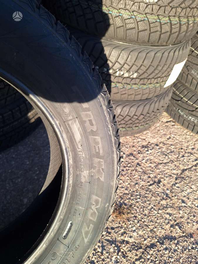 Maxtrek, winter 235/60 R18