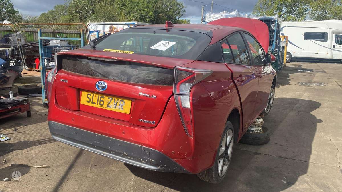 Toyota Prius rezerves daļās