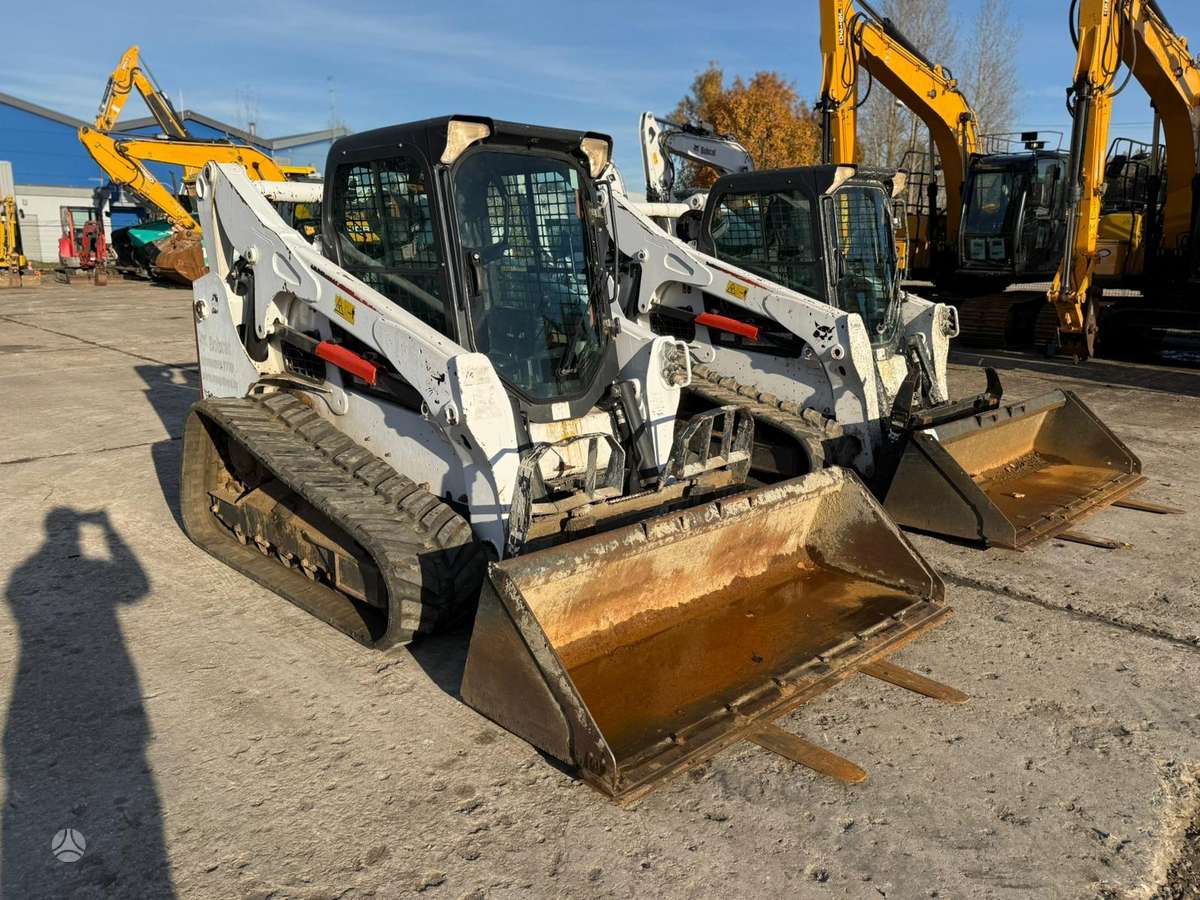 Bobcat T770, mini loaders