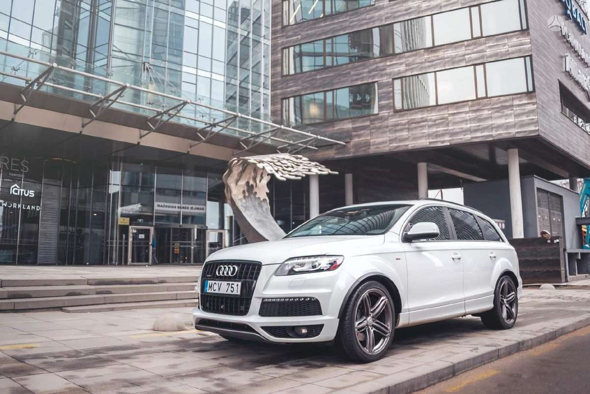 Audi Q7, off-road / crossover