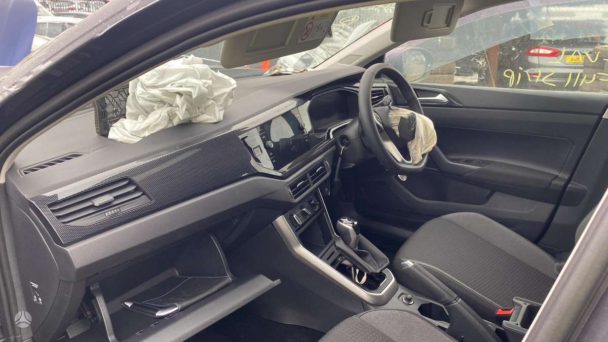 Volkswagen Taigo по частям