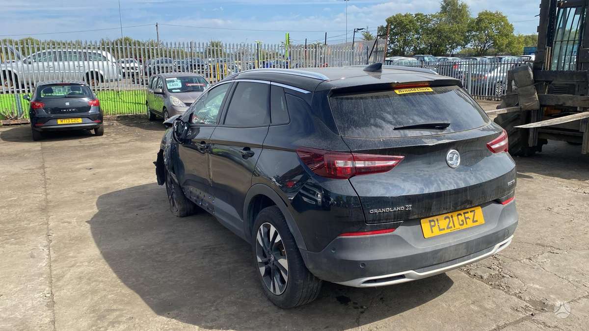 Opel Grandland X dalimis