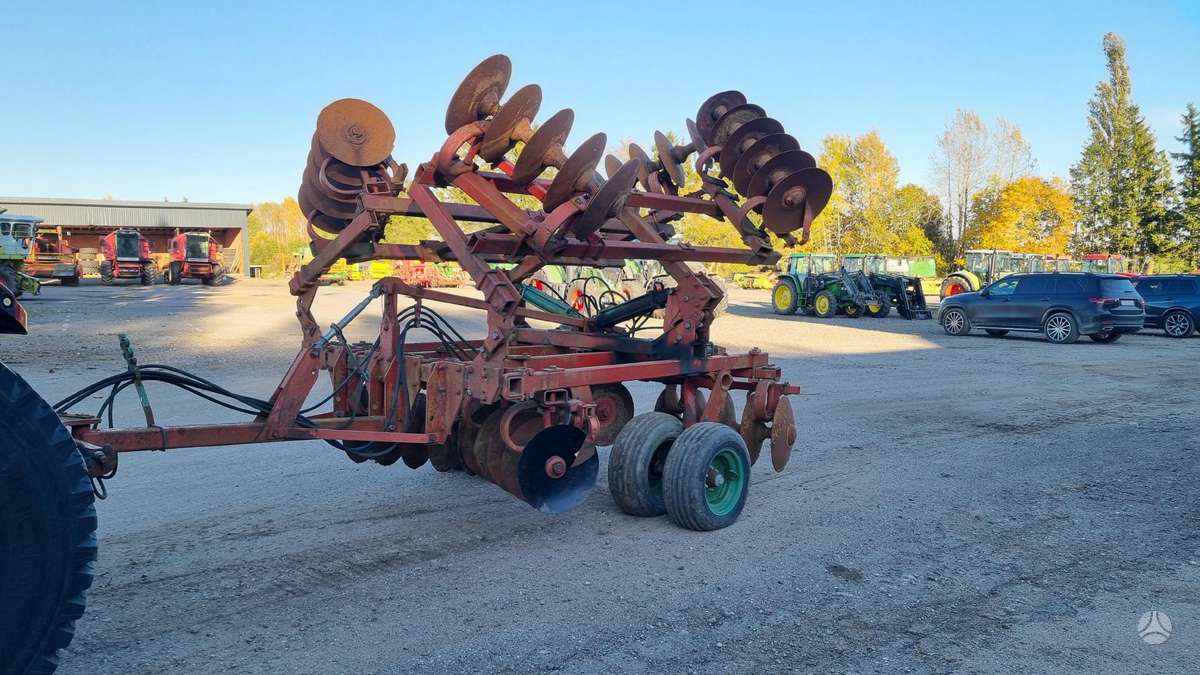 Kverneland F540, скребки, скрубберы