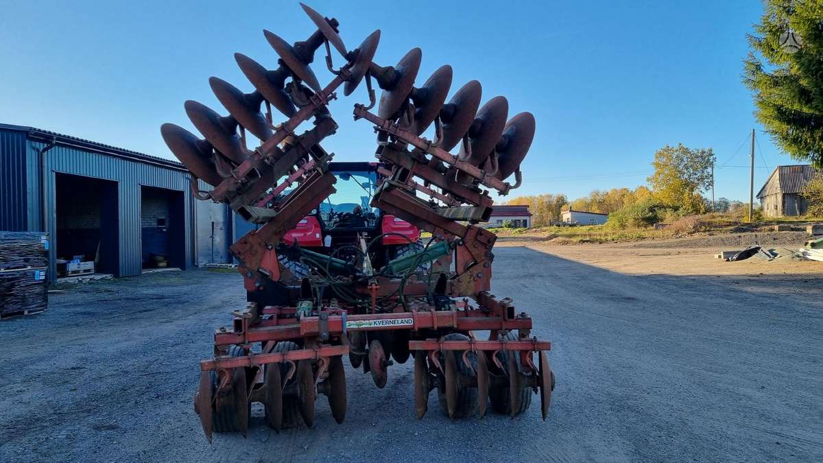 Kverneland F540, скребки, скрубберы