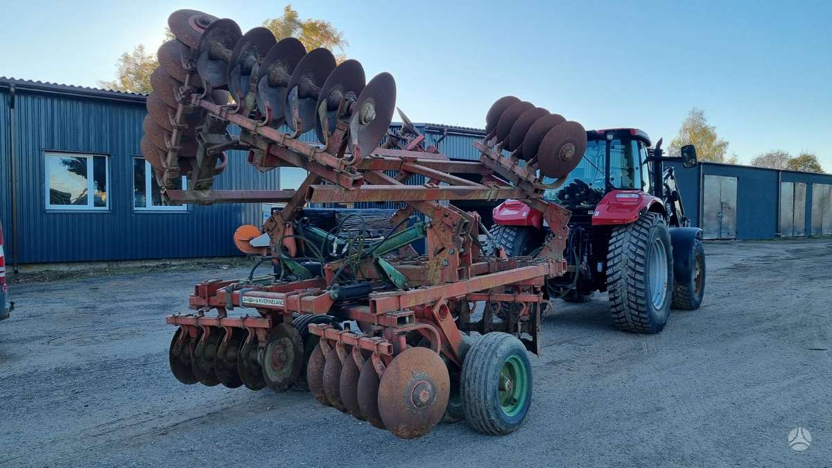 Kverneland F540, скребки, скрубберы