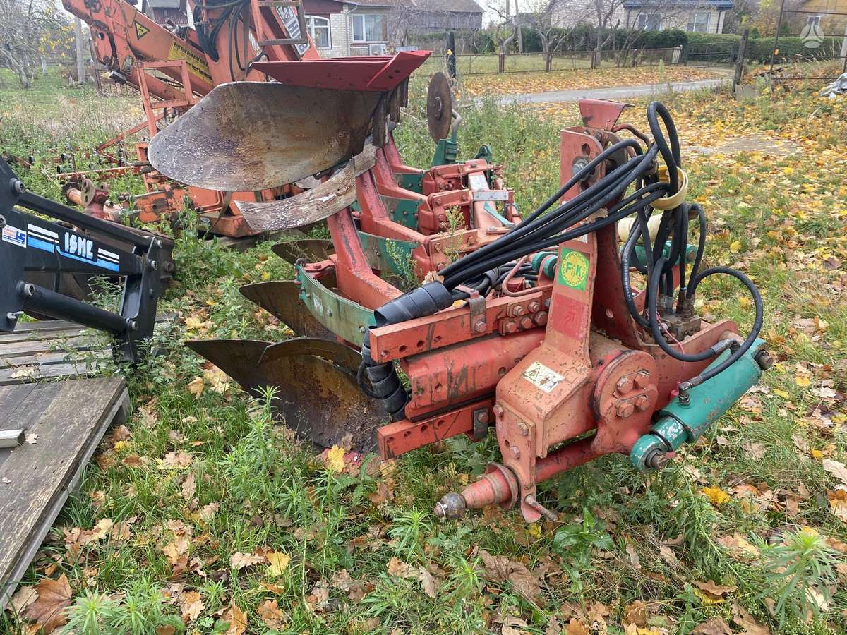 Kverneland 200, ploughs